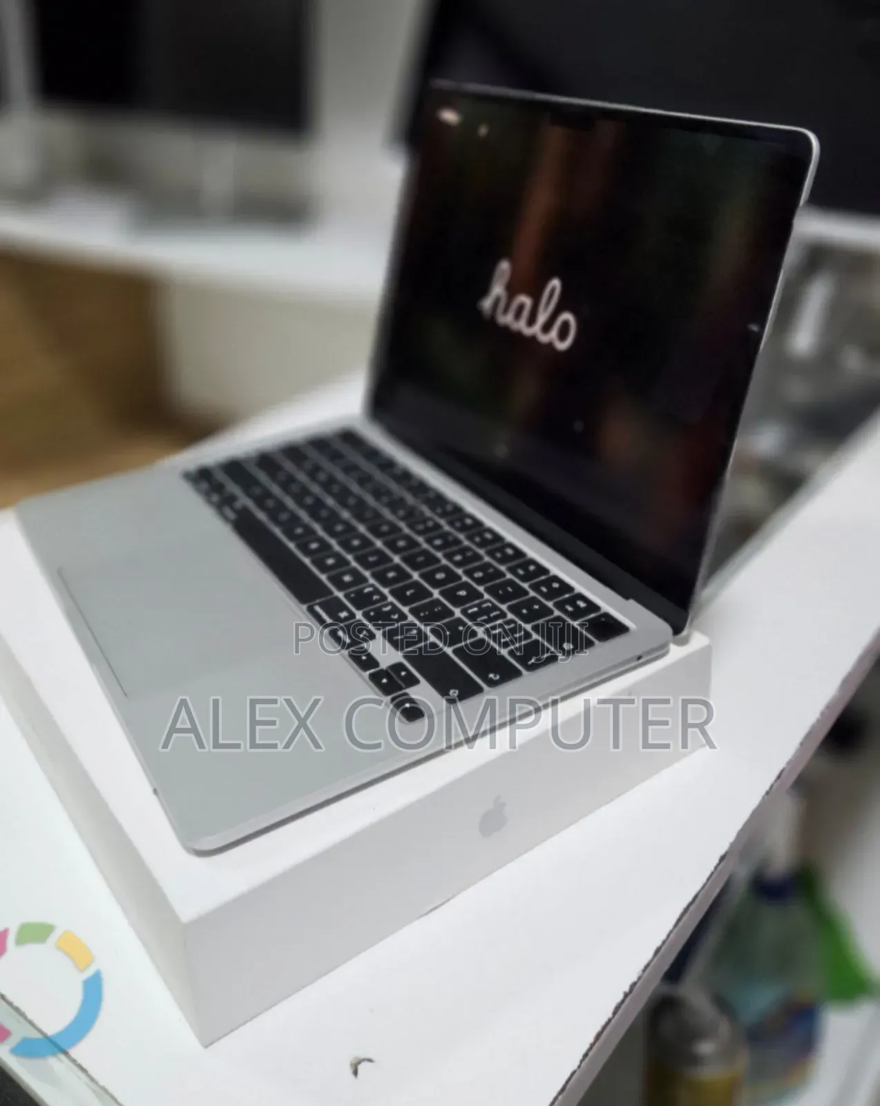 New Laptop Apple MacBook Air 2025 M4 13-inch 16GB Apple M4 SSD 256GB