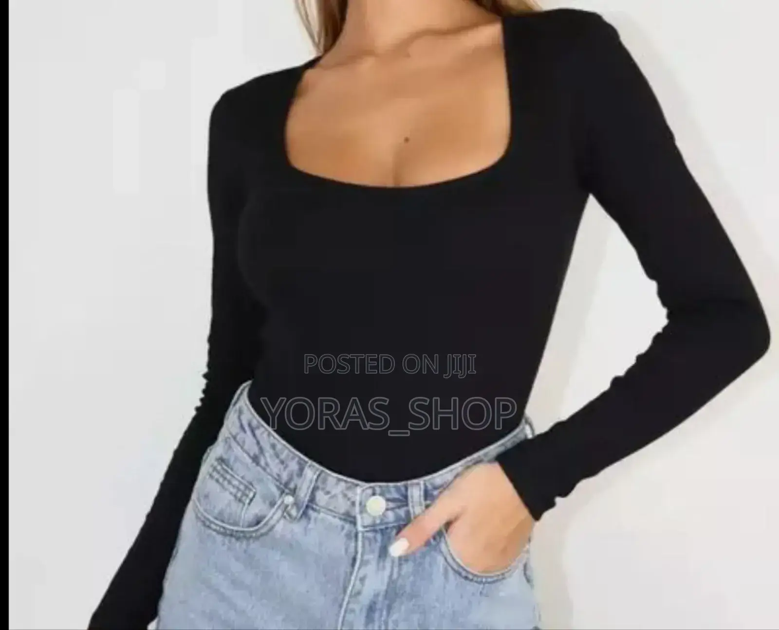 Black Crop at Yoras_shop
