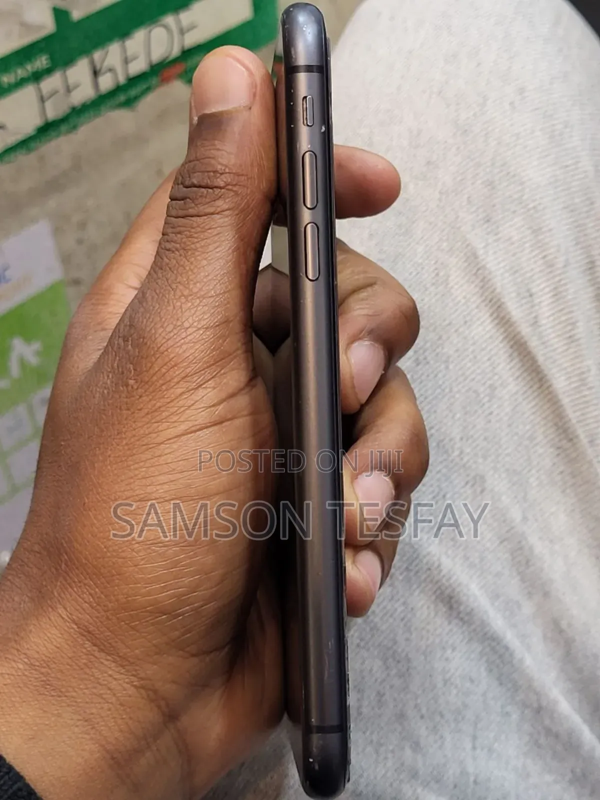 Apple iPhone 11 64 GB Gray