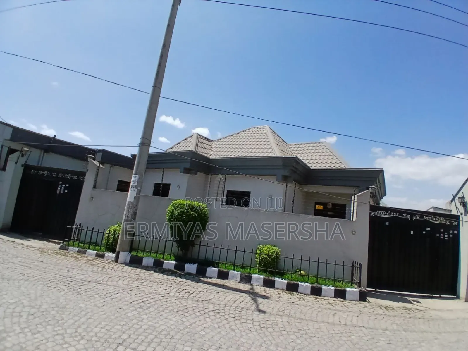 Furnished 5bdrm Villa in Yeka for sale