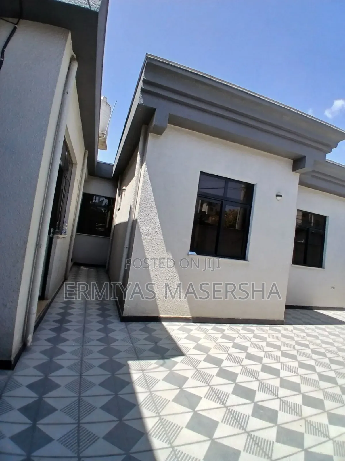 Furnished 5bdrm Villa in Yeka for sale