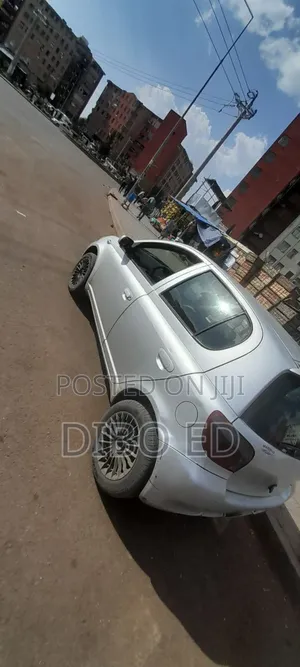 Toyota Vitz 2001 Silver