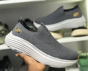 Skechers Max Cushion