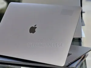 New Laptop Apple MacBook Pro 2017 16GB Intel Core i7 SSD 512GB