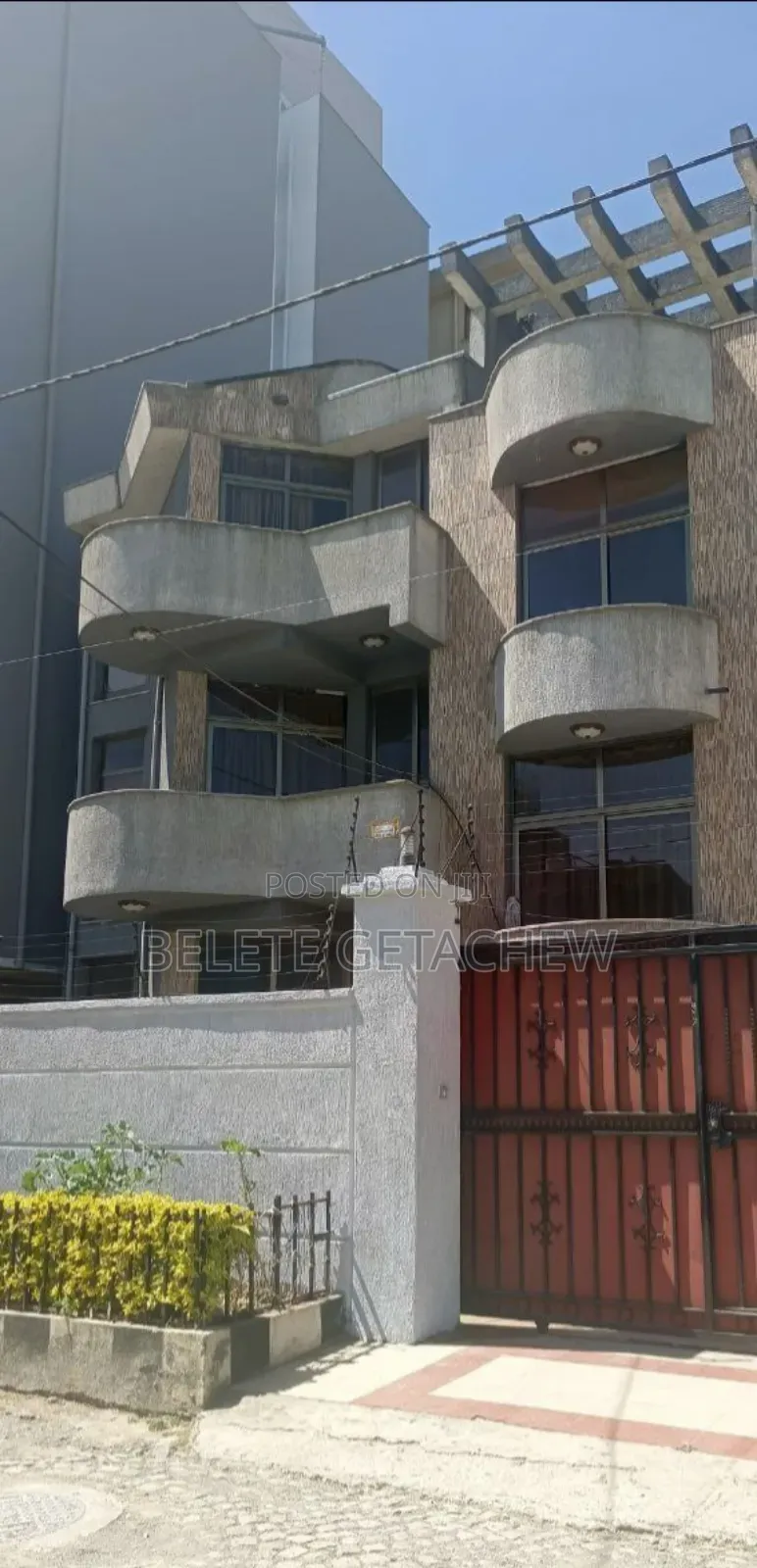 8bdrm House in Bole-24, G+2 House for sale