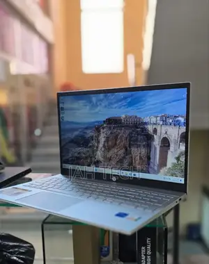 New Laptop HP Pavilion 15 8GB Intel Core i5 SSD 512GB