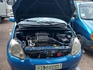 Toyota Vitz 2002 Blue
