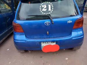 Toyota Vitz 2002 Blue