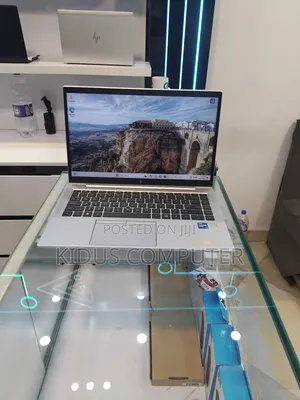 New Laptop HP EliteBook 840 G8 16GB Intel Core i5 SSD 512GB