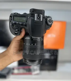 90d 18-135mm DSLR Cameras