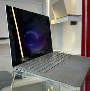 New Laptop Microsoft Surface 8GB Intel Core i5 SSD 256GB