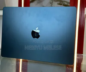 New Apple MacBook Air 2024 M3 13-inch 16GB Apple M3 Pro SSD 512GB