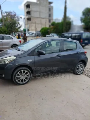 Toyota Yaris 2011 Gray