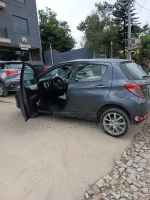 Toyota Yaris 2011 Gray