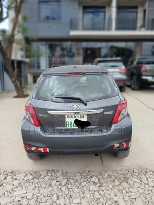 Toyota Yaris 2011 Gray