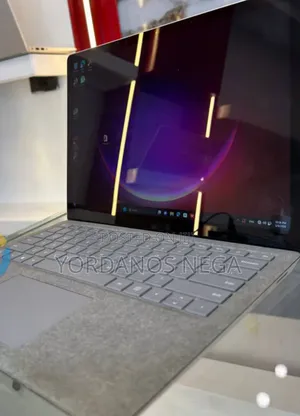 New Laptop Microsoft Surface 8GB Intel Core i5 SSD 256GB