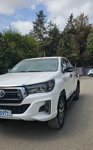 Toyota Hilux 2017 White