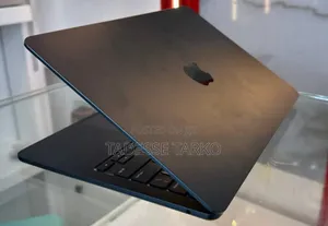 New Laptop Apple MacBook Air 2024 M3 13-inch 16GB Apple M3 SSD 512GB