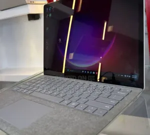 New Laptop Microsoft Surface 8GB Intel Core i5 SSD 256GB