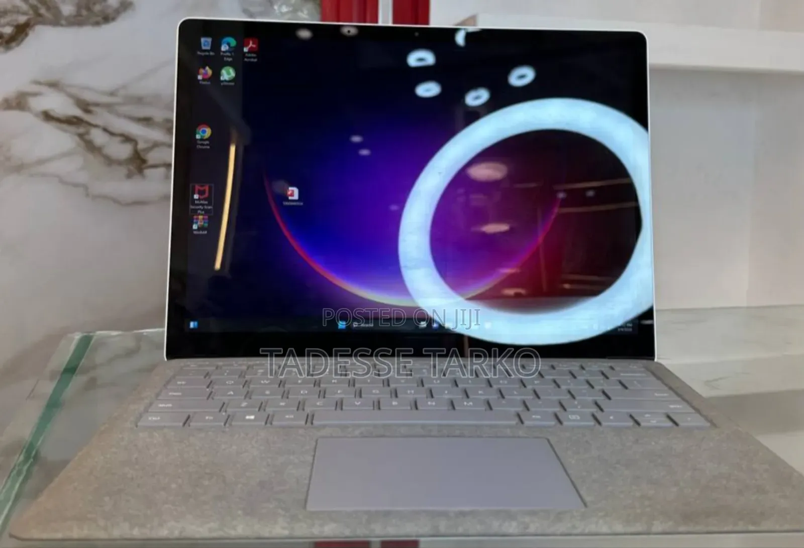 New Laptop Microsoft Surface 8GB Intel Core i5 SSD 256GB