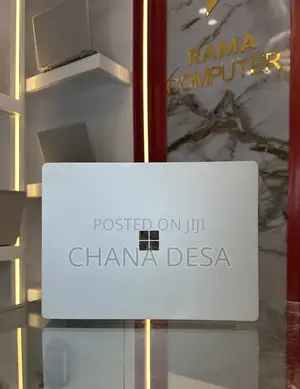 New Laptop Microsoft Surface 8GB Intel Core i5 SSD 256GB