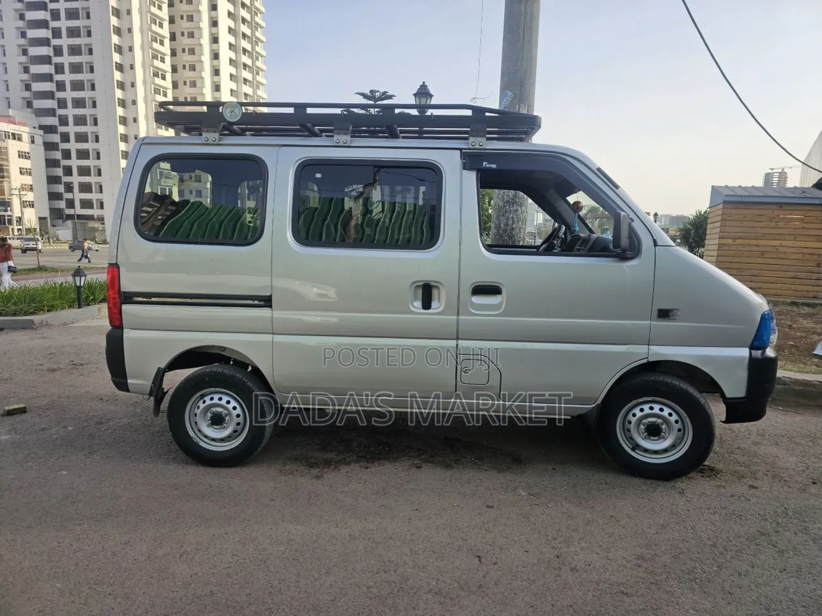 Suzuki Eeco 2024 Silver