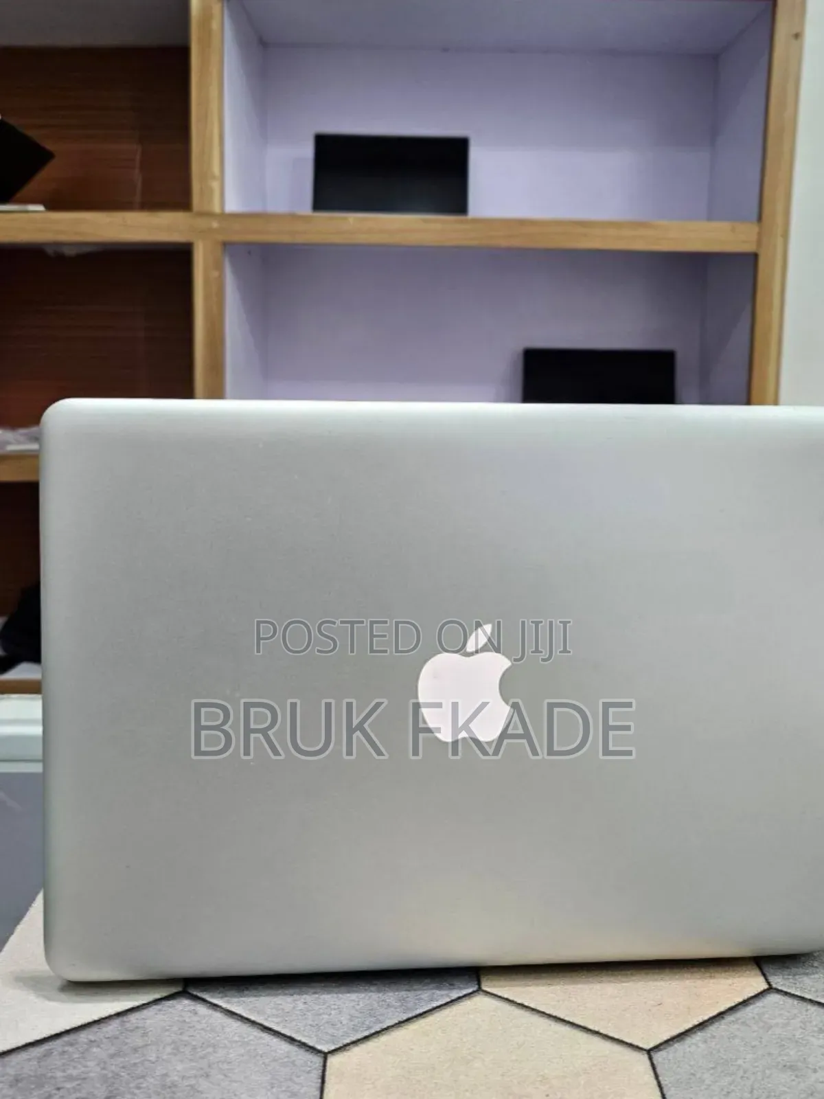 New Laptop Apple MacBook Pro 2012 4GB Intel Core i5 SSD 500GB