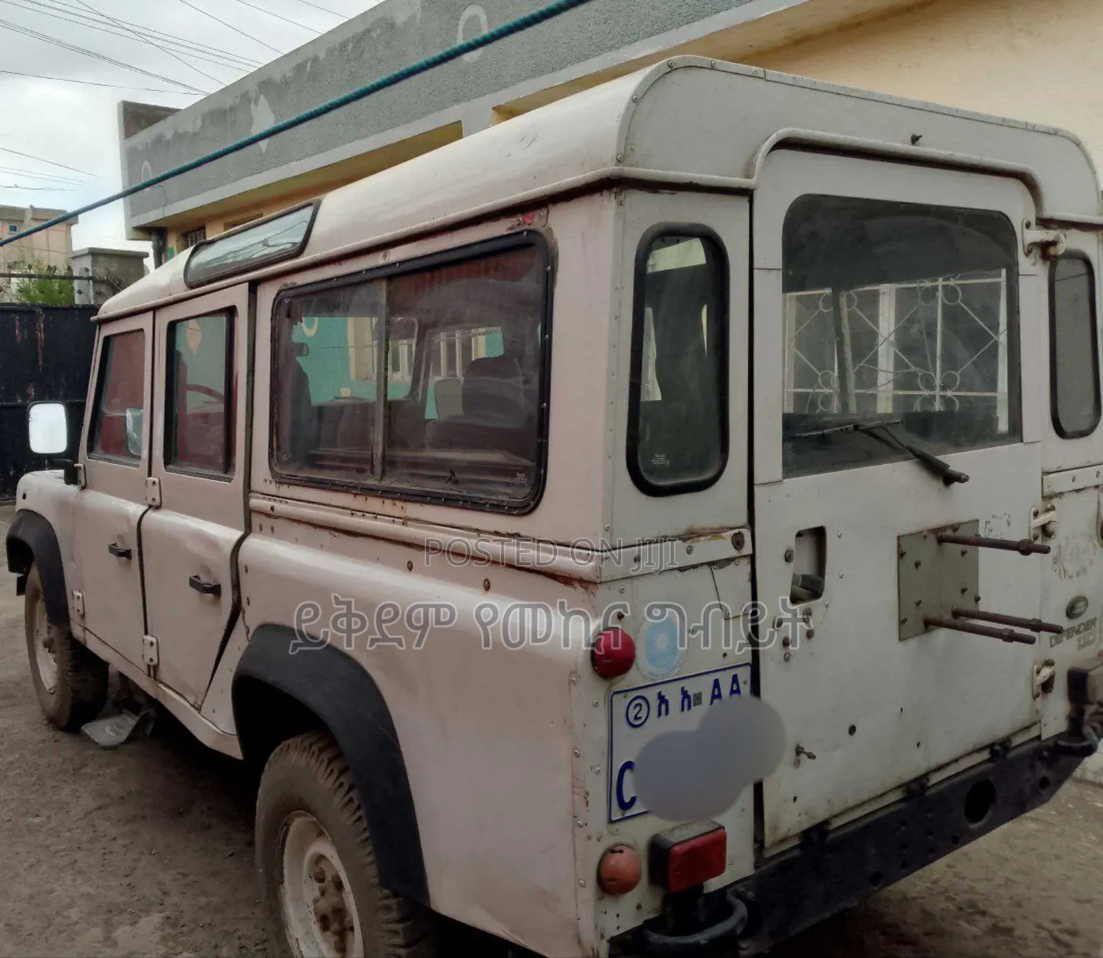 Land Rover Defender 2002 White