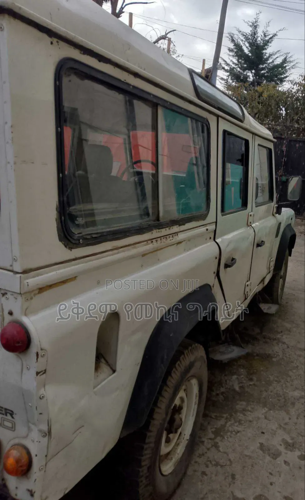 Land Rover Defender 2002 White