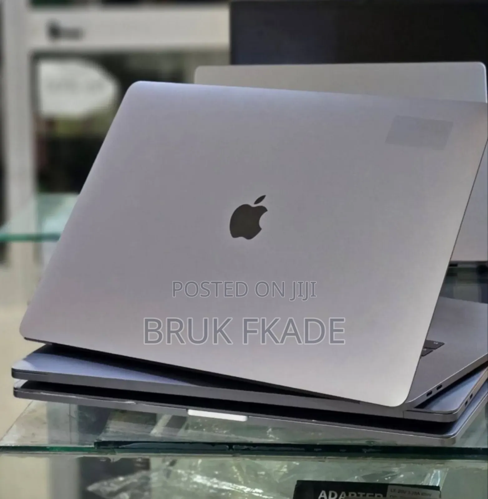 New Laptop Apple MacBook Pro 2017 16GB Intel Core i7 SSD 512GB