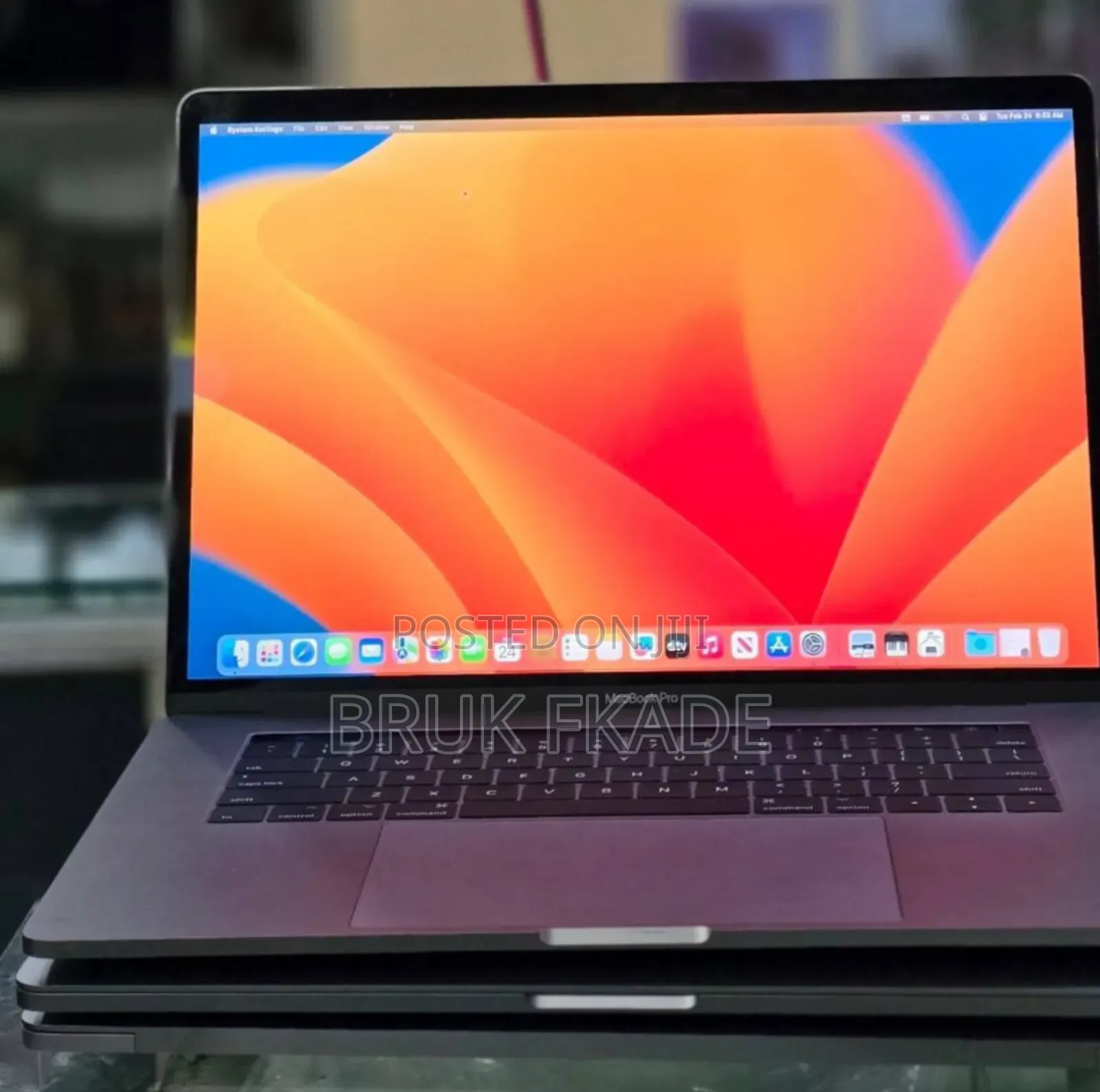 New Laptop Apple MacBook Pro 2017 16GB Intel Core i7 SSD 512GB