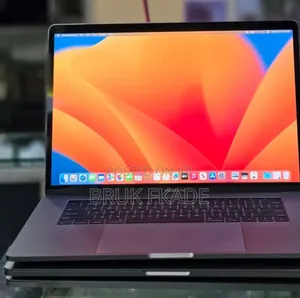 New Laptop Apple MacBook Pro 2017 16GB Intel Core i7 SSD 512GB