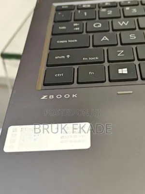 New Laptop HP ZBook Firefly 15 G7 16GB Intel Core i7 SSD 512GB