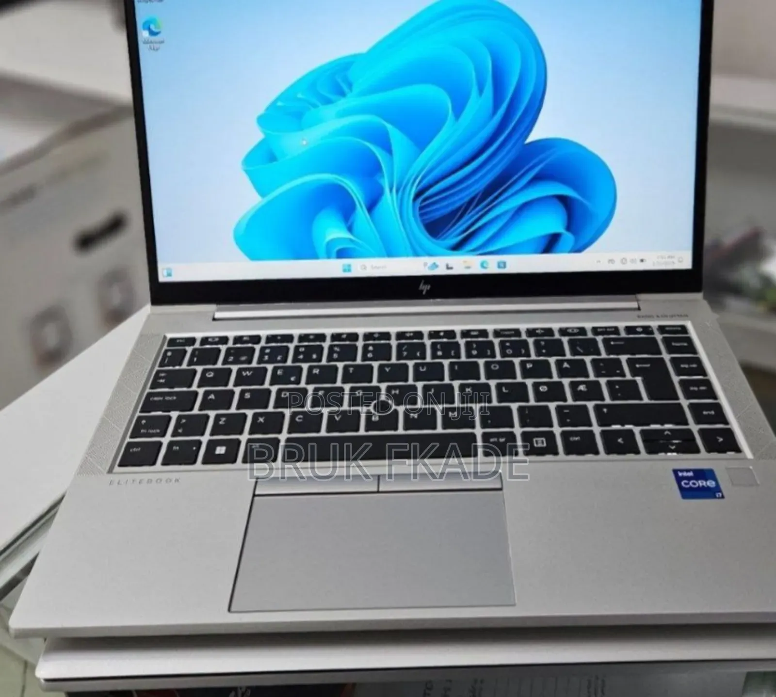 New Laptop HP EliteBook 840 G8 16GB Intel Core i7 SSD 512GB
