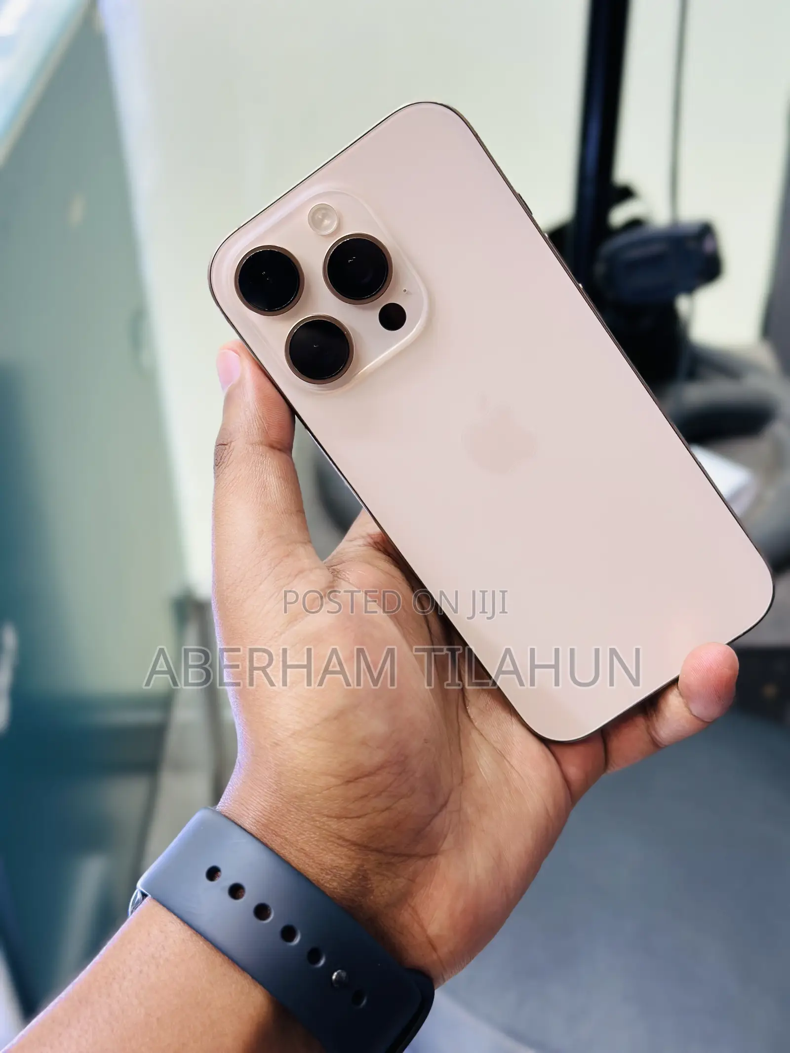 Apple iPhone 16 Pro 128 GB Gold