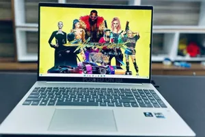 New Laptop HP 16GB Intel Core i5 SSD 512GB