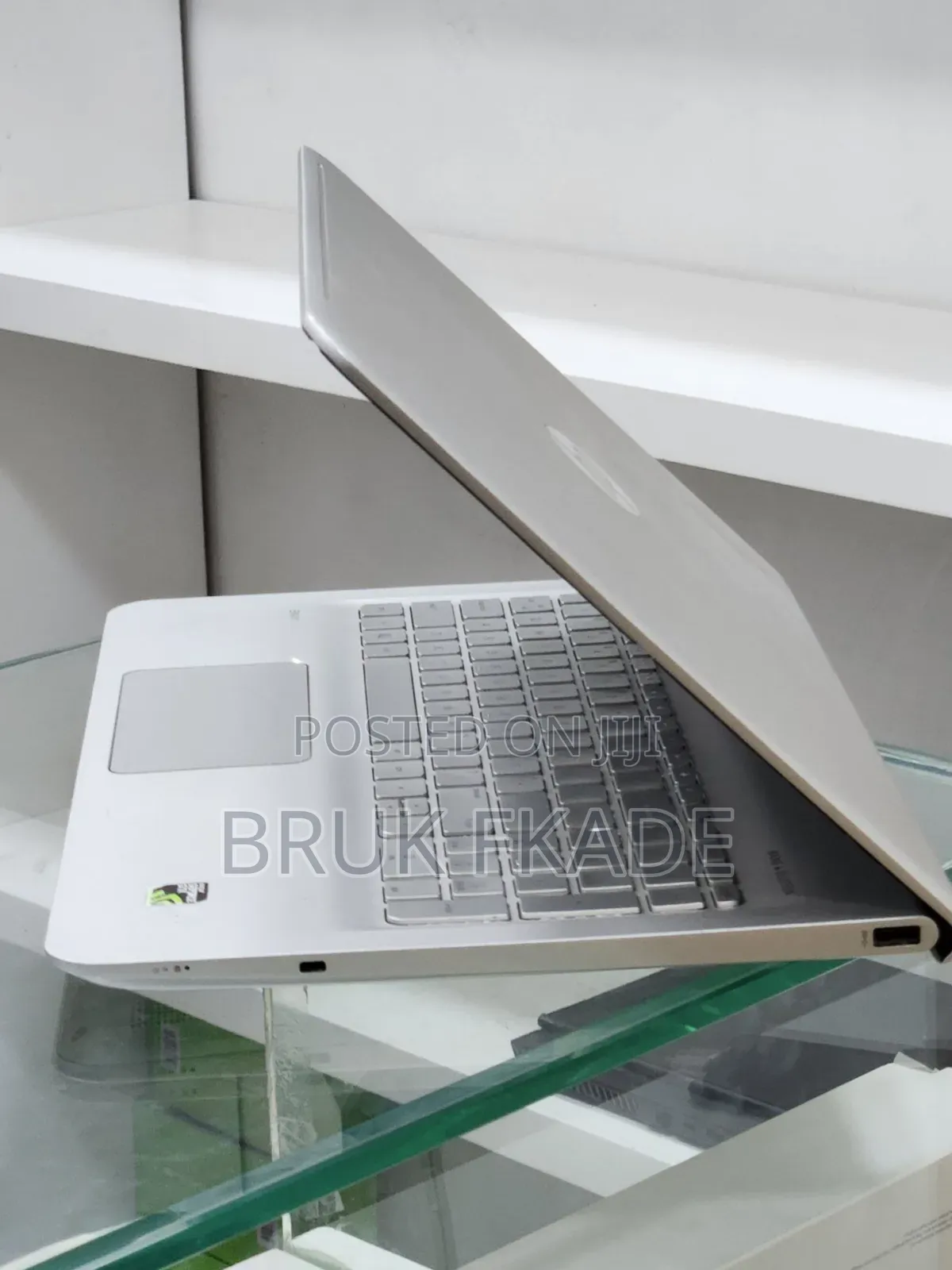 New Laptop HP Envy 15 8GB Intel Core i5 SSD 128GB
