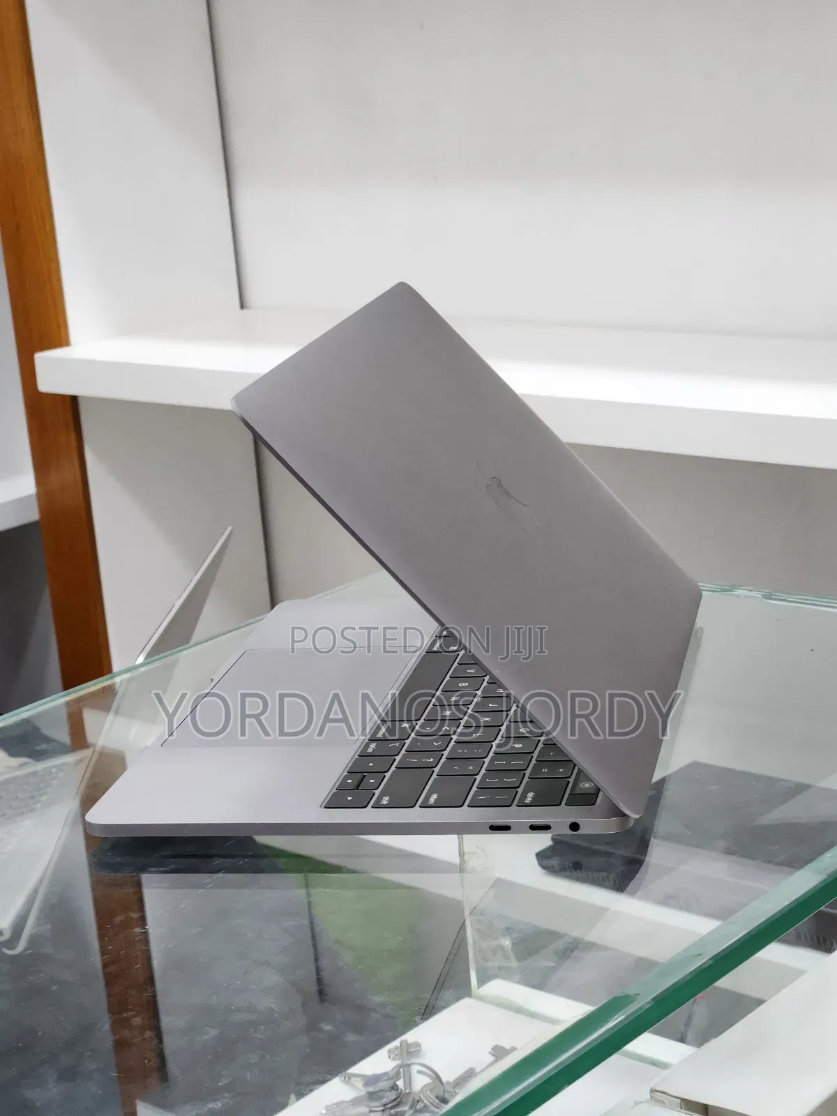 New Laptop Apple MacBook Pro 2019 16GB Intel Core i7 SSD 1T