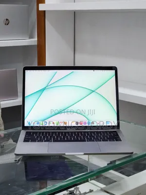 New Laptop Apple MacBook Pro 2019 16GB Intel Core i7 SSD 1T