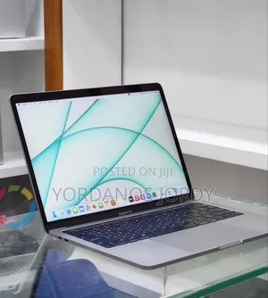 New Laptop Apple MacBook Pro 2019 16GB Intel Core i7 SSD 1T