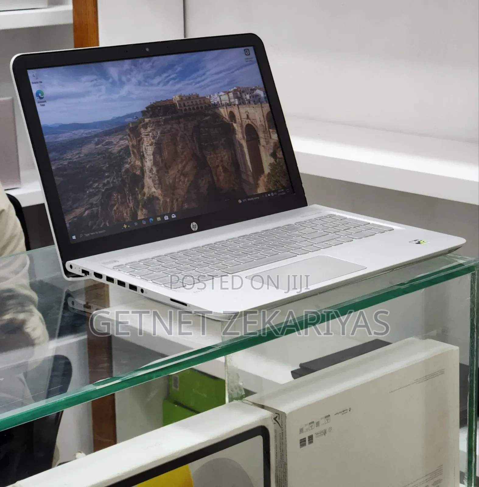 New Laptop HP Envy 15 8GB Intel Core i5 HDD+SSD 128GB