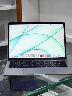 New Laptop Apple MacBook Pro 2019 16GB Intel Core i7 SSD 1T