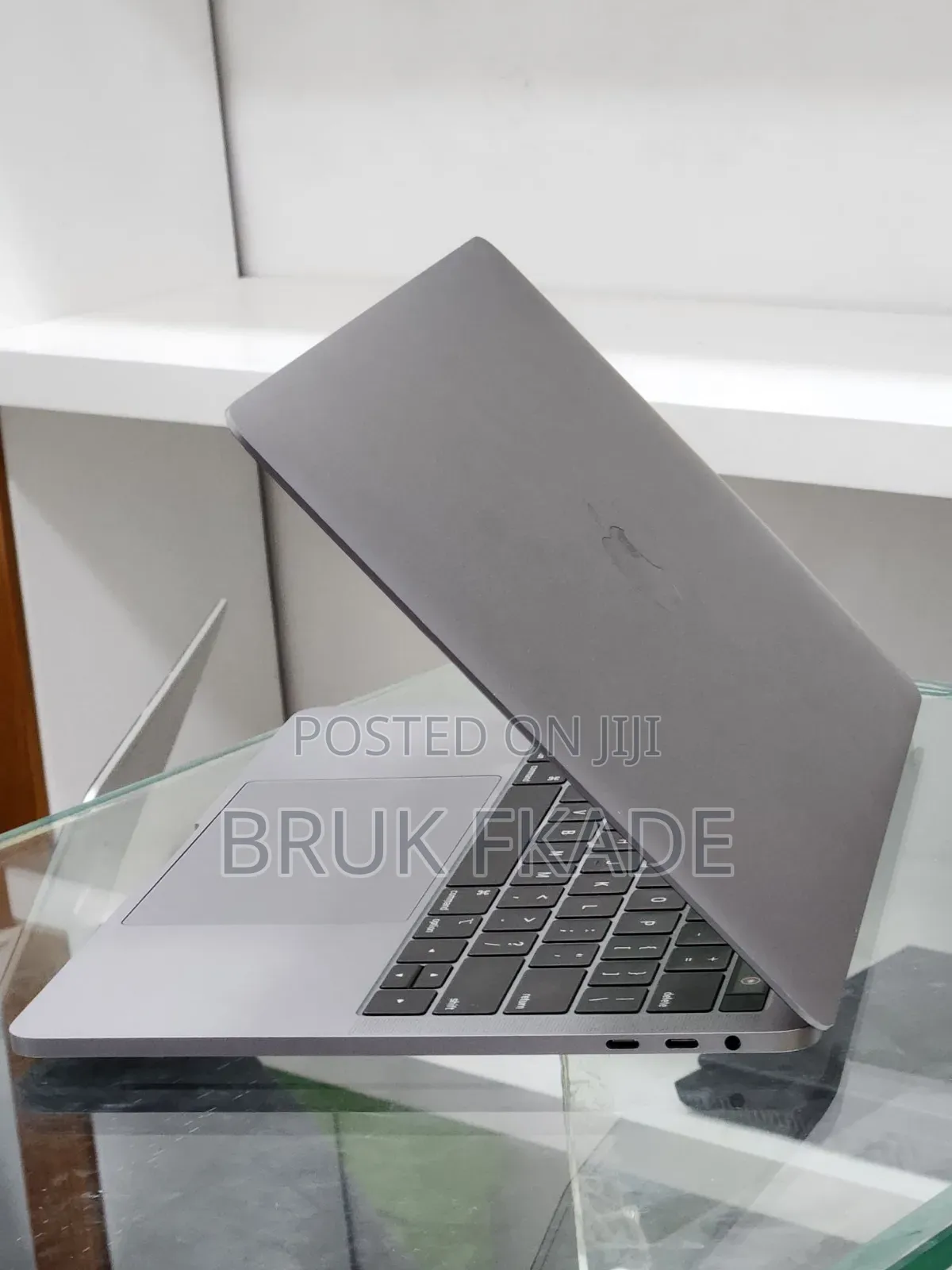 New Laptop Apple MacBook Pro 2019 16GB Intel Core i7 SSD 1T