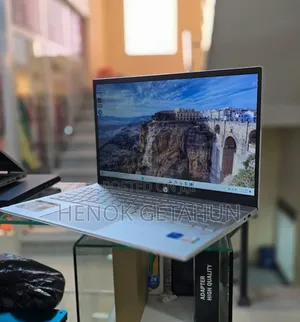 New Laptop HP Pavilion 15 8GB Intel Core i5 SSD 512GB