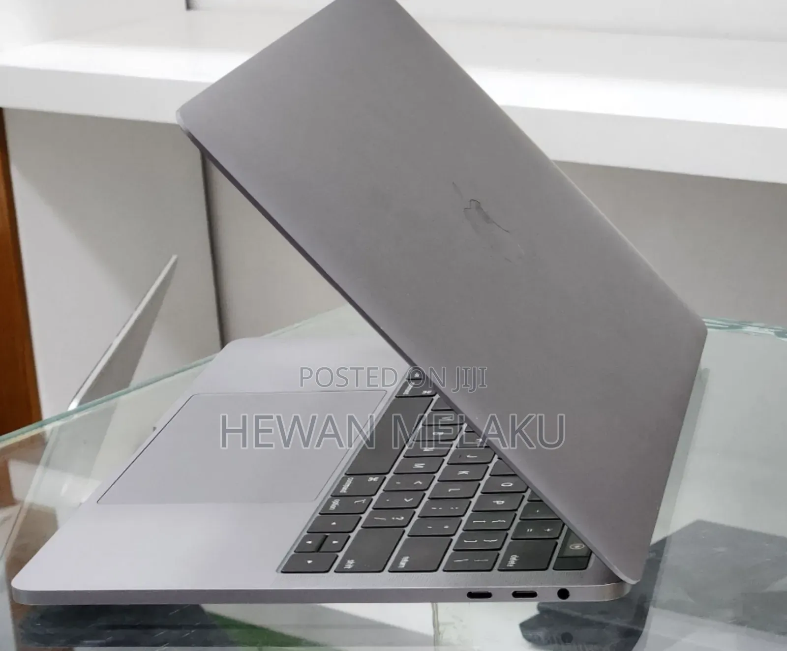 New Laptop Apple MacBook Pro 2019 16GB Intel Core i7 SSD 1T