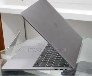 New Laptop Apple MacBook Pro 2019 16GB Intel Core i7 SSD 1T