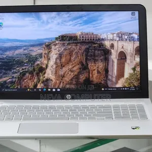 New Laptop HP Envy X360 8GB Intel Core i5 SSD 128GB