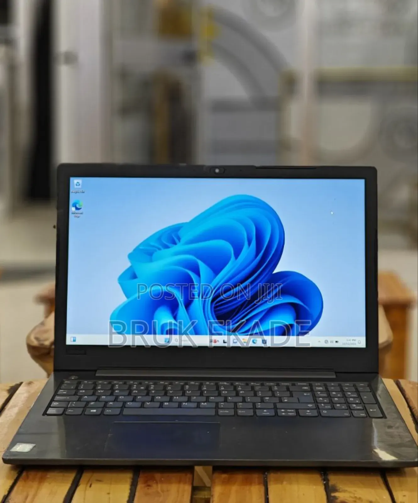 New Laptop Lenovo Ideapad 3 4GB Intel Core i3 SSD 1T