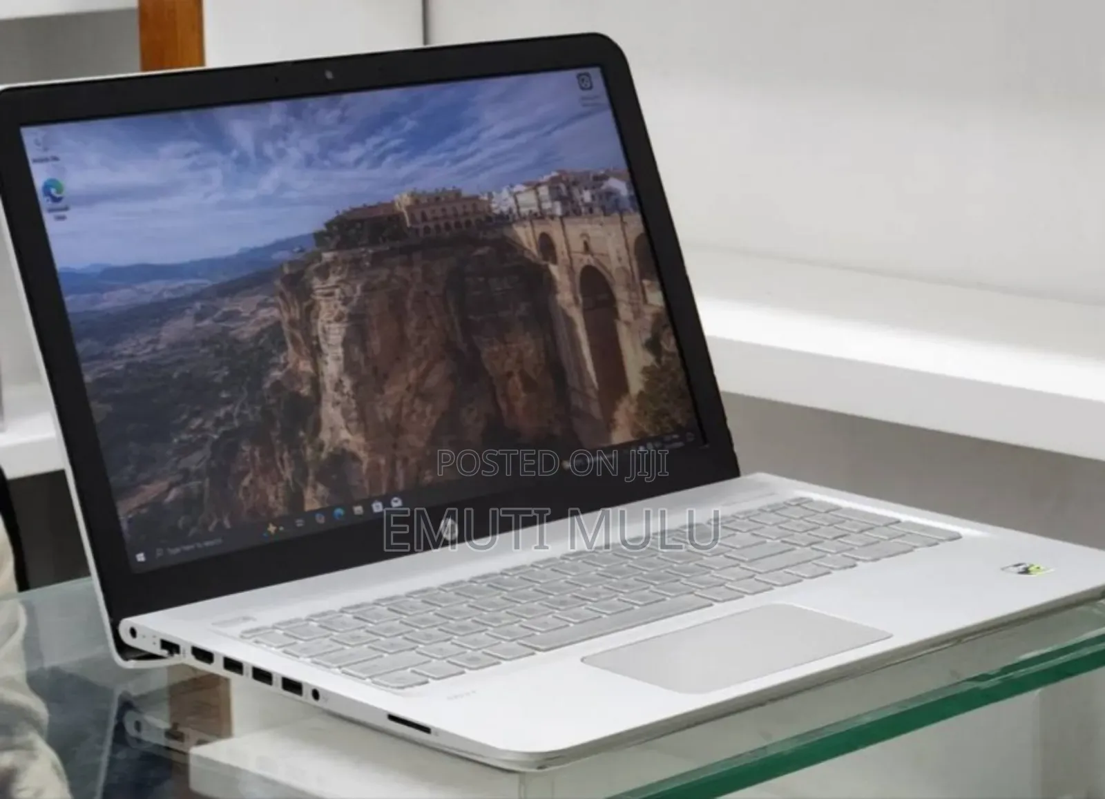 New Laptop HP Envy M6 8GB Intel Core i5 SSD 128GB