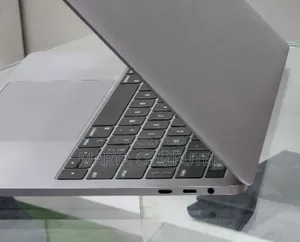 New Laptop Apple MacBook Pro 2019 16GB Intel Core i7 SSD 1T